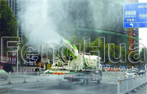 Multiple-functional dust-suppression vehicle appears in the street